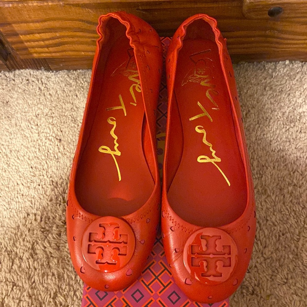 NWOT. Red Tory Burch Minnie flats size 10.5